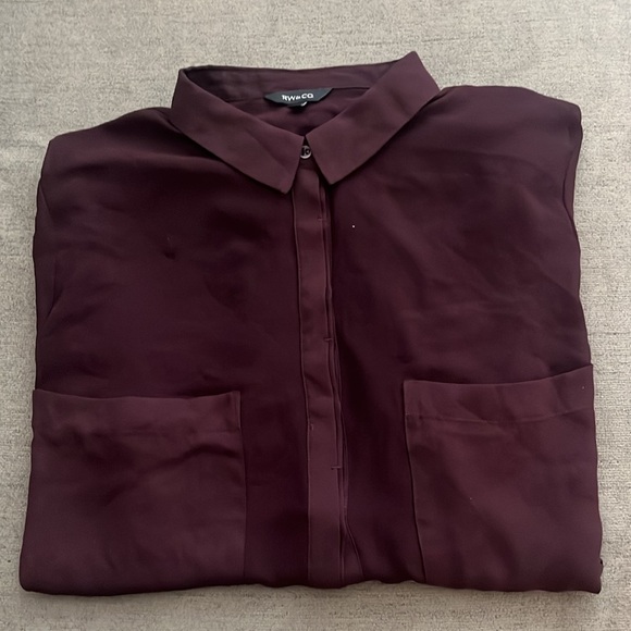 Women’s RW&CO Burgundy Button-Up Long-sleeve Blouse Size Large - Picture 2 of 3